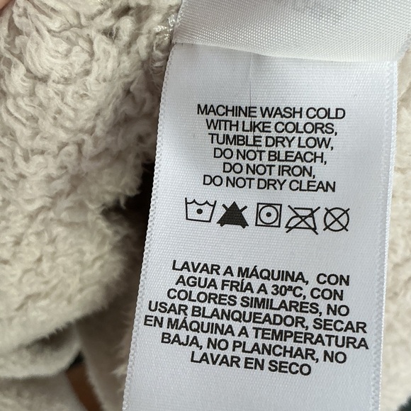 Legendary Whitetails Women’s - Picture 10 of 10